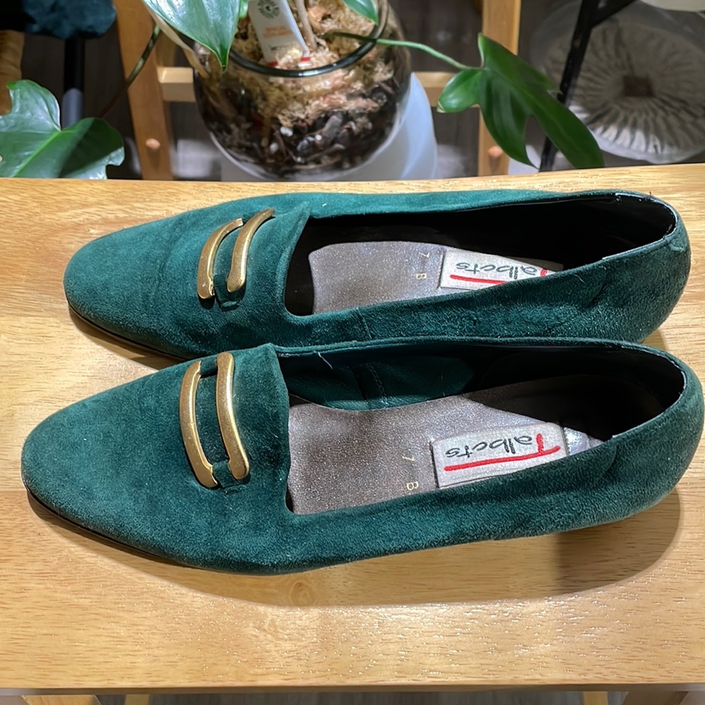 Green velvet Unisa for Talbots size 7 shoes